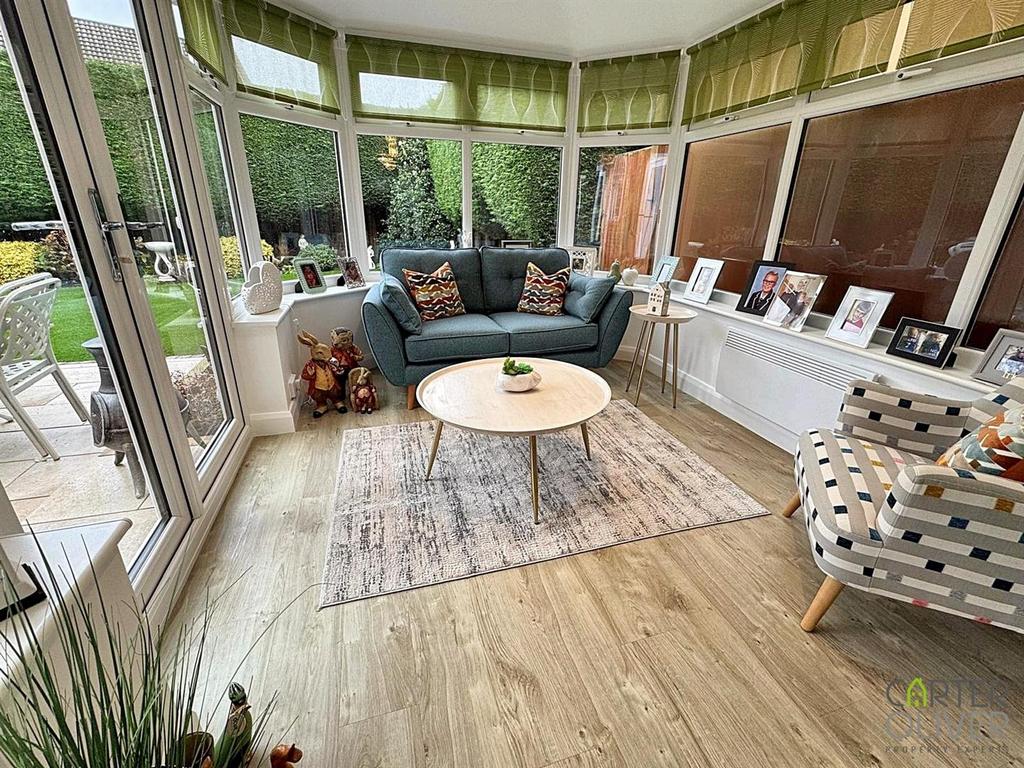 Sun room (reception 2)