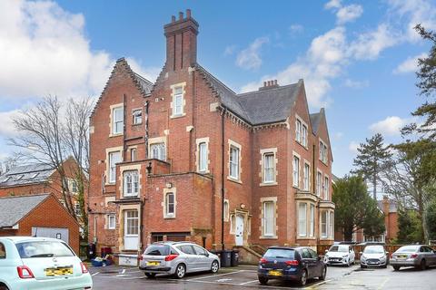 2 bedroom flat for sale, New Dover Road, Canterbury, Kent