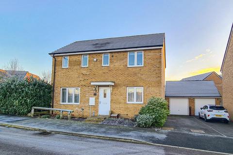 3 bedroom detached house for sale, Goshawk Green, Leighton Buzzard