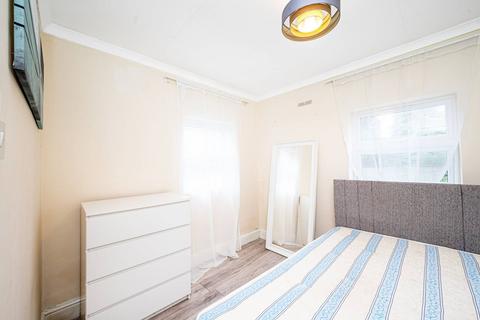 2 bedroom flat to rent, Buckley Road, Kilburn, London, NW6