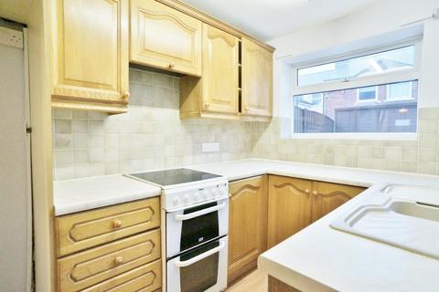 2 bedroom terraced house to rent, Carleton View, Pontefract