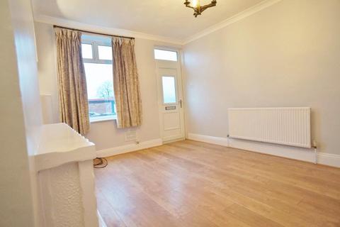 2 bedroom terraced house to rent, Carleton View, Pontefract