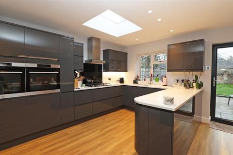 13 Hillside Road, Croydon, CR0 4DA