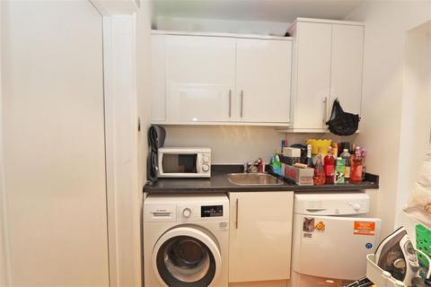 13 Hillside Road, Croydon, CR0 4DA