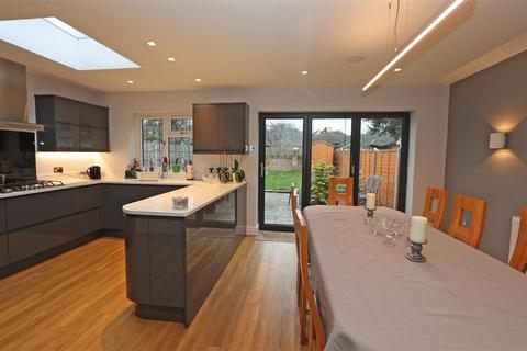 13 Hillside Road, Croydon, CR0 4DA