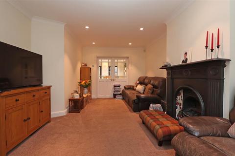 13 Hillside Road, Croydon, CR0 4DA
