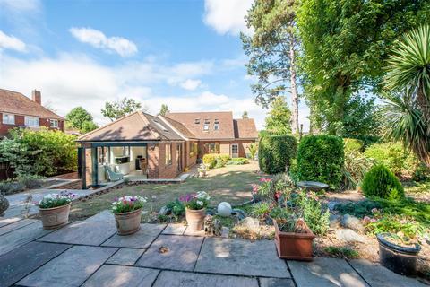 3 bedroom detached bungalow for sale, Rectory Lane North, Leybourne, West Malling