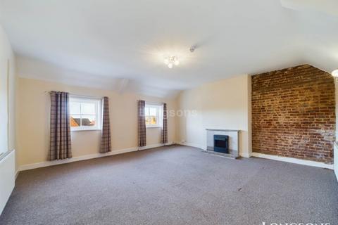 3 bedroom flat to rent, London Street, Swaffham