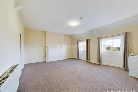 3 bedroom flat to rent, London Street, Swaffham