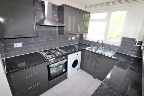 2 bedroom flat for sale, Shardeloes Road, London SE14