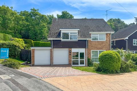 Mount Pleasant Drive, Bransgore, Christchurch, Dorset, BH23