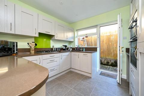 3 bedroom bungalow for sale, Alphington Avenue, Camberley GU16