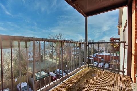 2 bedroom flat for sale, James Court, Grade Close, Elstree