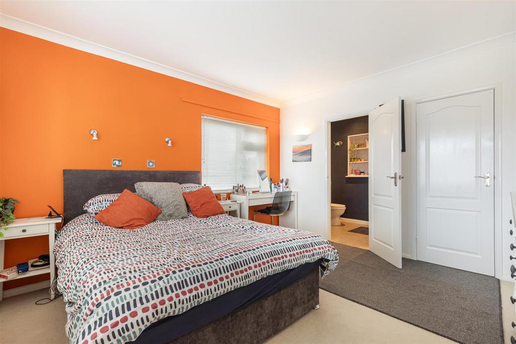 20 Pathfields Bed 1 Dartmouth - 230720.jpg