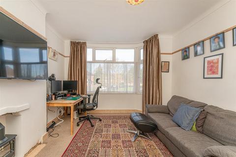 2 bedroom flat for sale, Myddelton Close, Enfield