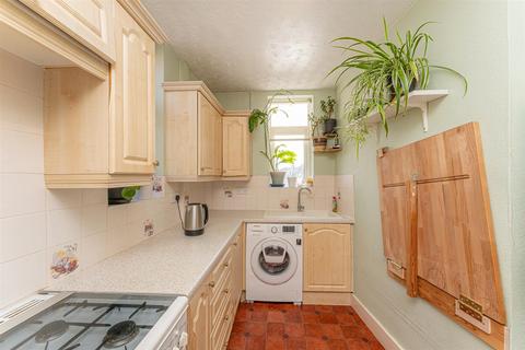 2 bedroom flat for sale, Myddelton Close, Enfield