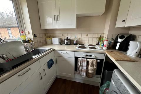 1 bedroom terraced house to rent, Avondale, Ash Vale