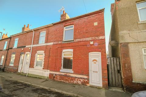 2 bedroom end of terrace house to rent, Moor Street, Mansfield