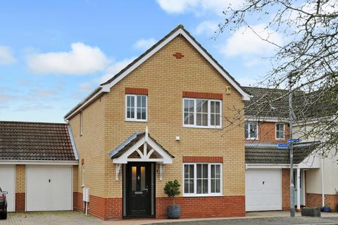 3 bedroom link detached house for sale, Gunson Gate, Moulsham, Chelmsford