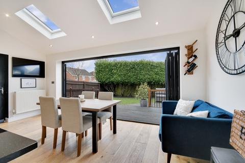 5 Gunson Gate, Chelmsford, CM2 9NZ