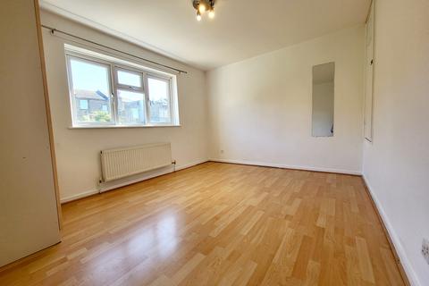 3 bedroom semi-detached house to rent, Barforth Road, London