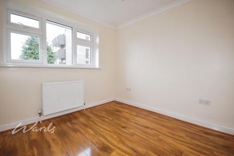 3 bedroom end of terrace house to rent, Guild Road Erith DA8