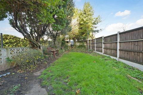 3 bedroom end of terrace house for sale, Burnham Road, Chingford, London