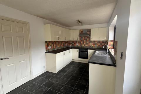 2 bedroom semi-detached house to rent, Sefton Place, Oswestry