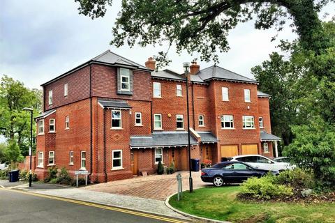 4 bedroom terraced house for sale, London NW7