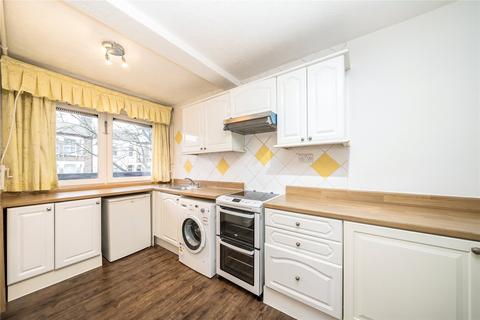 3 bedroom apartment to rent, London SE17