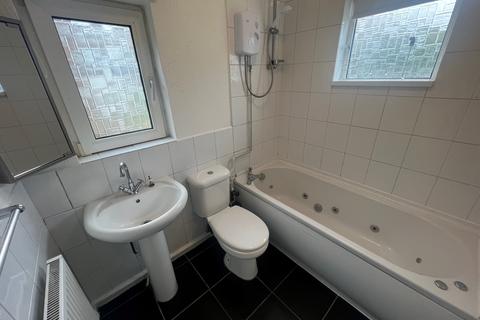 2 bedroom bungalow to rent, Lime Close - SILVER SUB, Southampton SO19