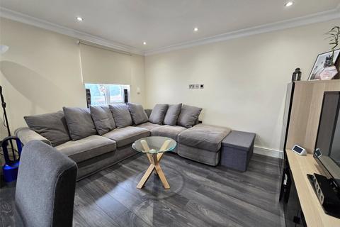 3 bedroom apartment for sale, Gledwood Avenue, Hayes, Greater London, UB4