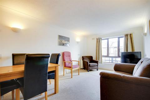 1 bedroom retirement property for sale, Gordon Hill, Enfield