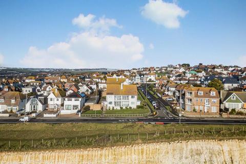 2 bedroom apartment for sale, Greenway Court, Marine Drive, Rottingdean, BN2 7GS