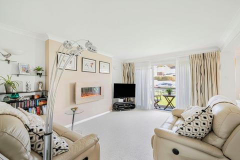 2 bedroom apartment for sale, Greenway Court, Marine Drive, Rottingdean, BN2 7GS