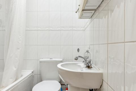 2 bedroom flat to rent, Inverness Terrace, London