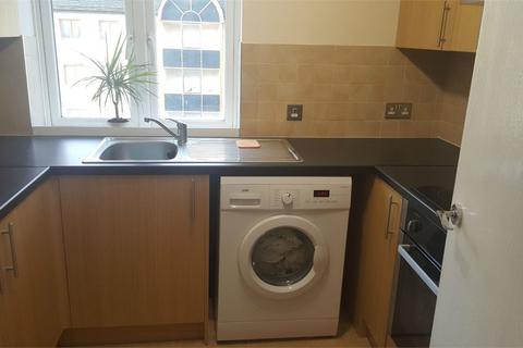 1 bedroom flat to rent, Geddington Court, Eleanor Way, Waltham Cross, Hertfordshire, EN8