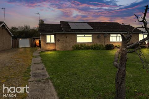 2 bedroom semi-detached bungalow for sale, Highfield Road, March