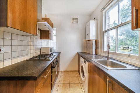 3 bedroom flat for sale, Kings Avenue, Clapham