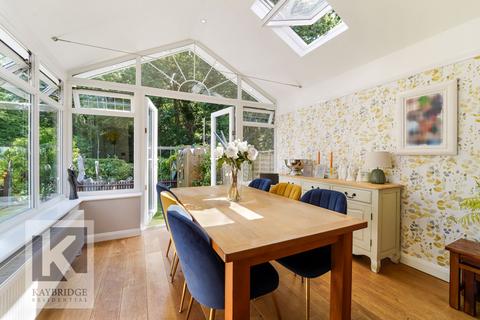 14 Beaufort Way, Epsom, KT17 2PS