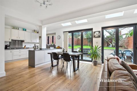 67 Warwick Road, Barnet, EN5 5EH