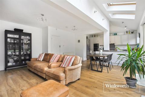 67 Warwick Road, Barnet, EN5 5EH