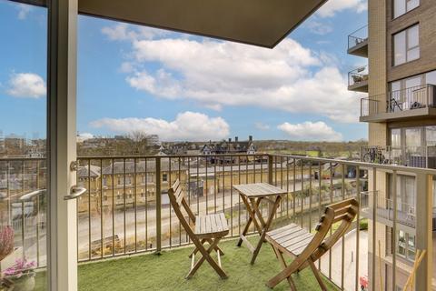 2 bedroom flat for sale, Adenmore Road, Catford, London, SE6