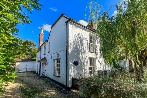 2 bedroom cottage to rent, Salisbury Road, Winkton, Christchurch