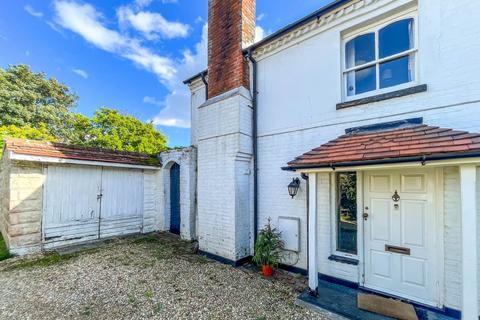 2 bedroom cottage to rent, Salisbury Road, Winkton, Christchurch