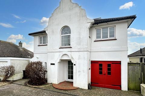 4 bedroom detached house to rent, Oaklands Avenue, Saltdean, BN2 8PA