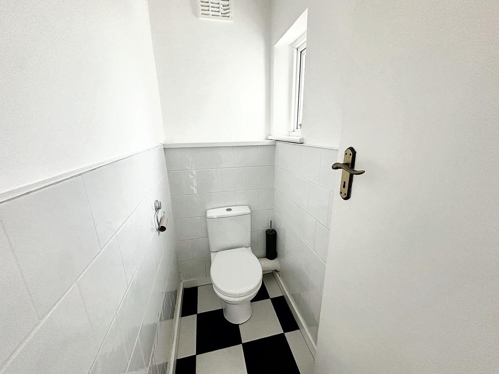 Upstairs Cloakroom