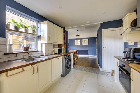 21 Laleham Road, London, SE6 2HS