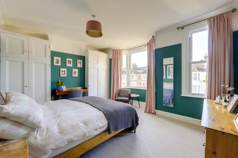 21 Laleham Road, London, SE6 2HS