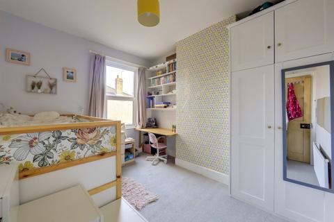 21 Laleham Road, London, SE6 2HS